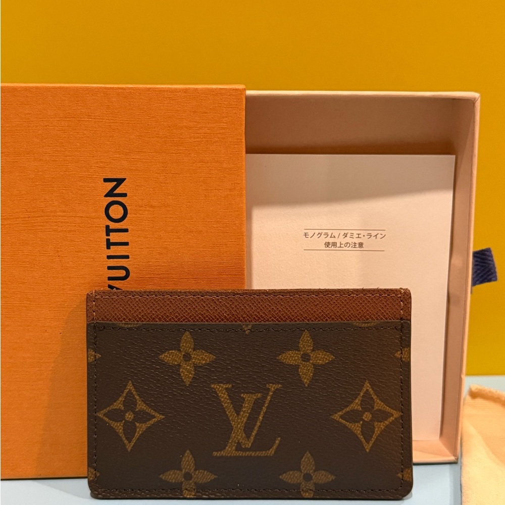 *SOLD* LOUIS VUITTON Brown Monogram Card Holder With Full Inclusions
